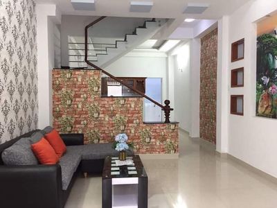 Nhà rộng hẻm thông, gần C/c Ruby Nguyễn Sỹ Sách.