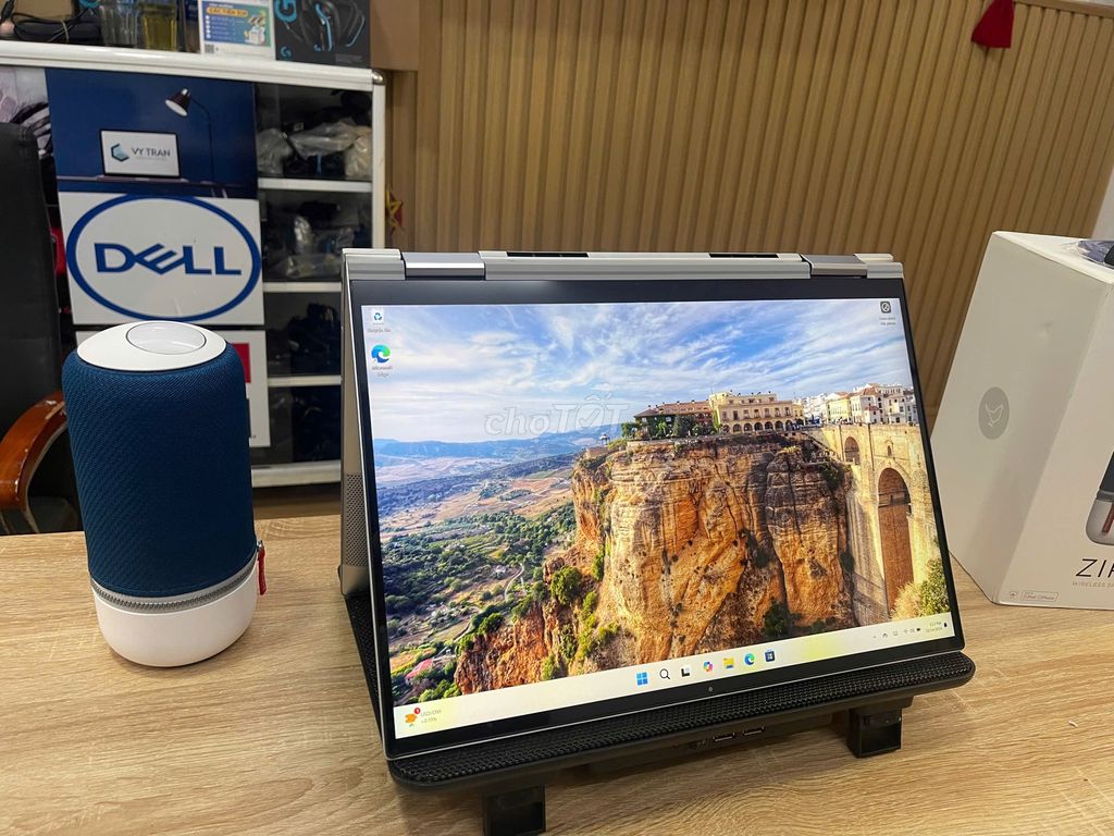 Dell 17 inch QHD Vỏ nhôm 2 in 1, Core i7 Gen 11