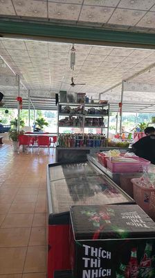 Tuyển người giúp việc căn tin bao ăn ở