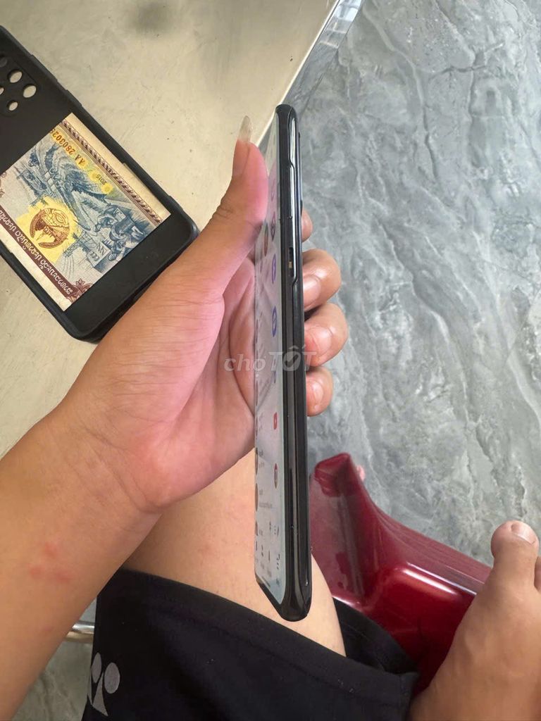 Samsung Galaxy S20+ 5G Đen Sọc màn hình. Mua bán Điện thoại tại Quận Ngũ Hành Sơn Đà Nẵng được đăng bởi Khoa Van hình 1