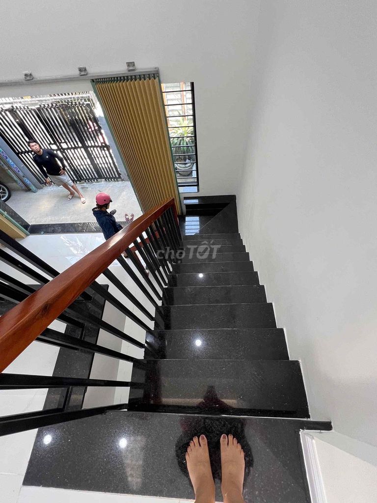 Chính chủ bán : ngôi nhà riêng toạ lạc tại 220/2/11 ,nguyễn thái học Chính chủ bán : ngôi nhà riêng toạ lạc tại 220/2/11 ,nguyễn thái học
