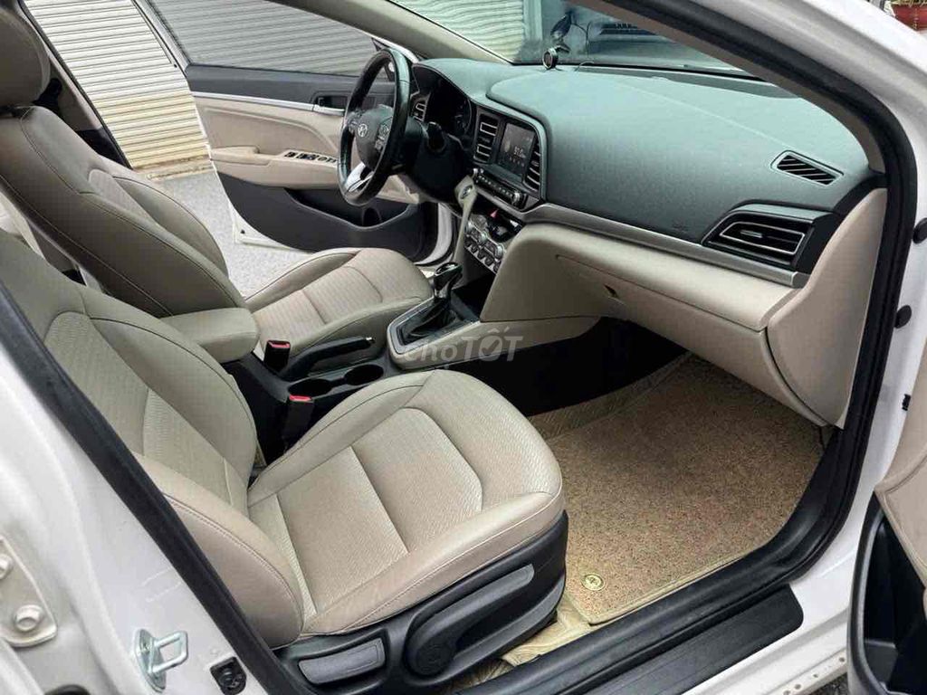 Bán Huyndai ELANTRA 2.0 GLS dkld 01/2020 , trắng. Mua bán Ô tô tại Quận Bình Tân Tp Hồ Chí Minh được đăng bởi MR Hiền  hình 7