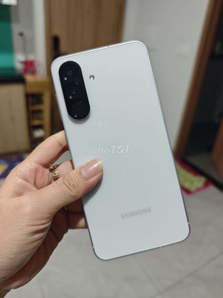 Samsung Galaxy A56 5G 8GB/128GB Bạc Mới. Mua bán Điện thoại tại Thành phố Thuận An Bình Dương được đăng bởi hồng điệp hình 1