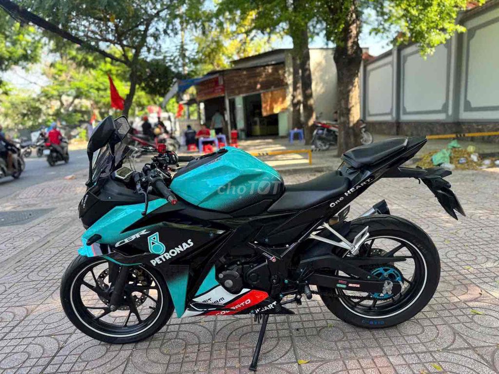 Honda CBR 2018 Xanh ngọc 25000 km. Mua bán Xe máy tại Huyện Bình Chánh Tp Hồ Chí Minh được đăng bởi Phong Vũ hình 2