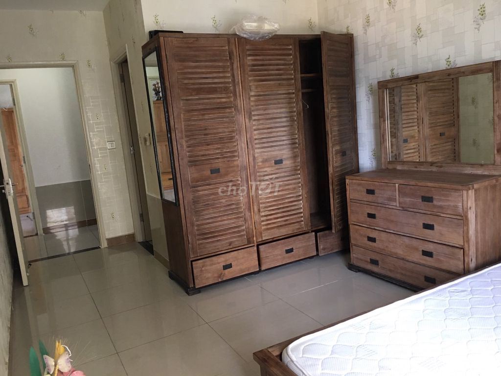 Căn hộ 3PN, 4WC, 1 phòng gia nhân 161m2 full nội thất trung tâm Q7