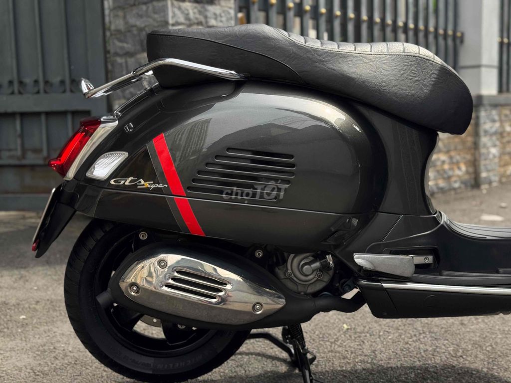 Piaggio Vespa GTS 300HPE 2019 Xám. Mua bán Xe máy tại Thành phố Dĩ An Bình Dương được đăng bởi Nguyễn Nhã hình 4
