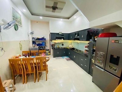 BÁN NHÀ 3 TẦNG FULL NỘI THẤT 65M2 CÓ SÂN ĐỂ XE-ĐỖ XUÂN HỢP- QUẬN 9
