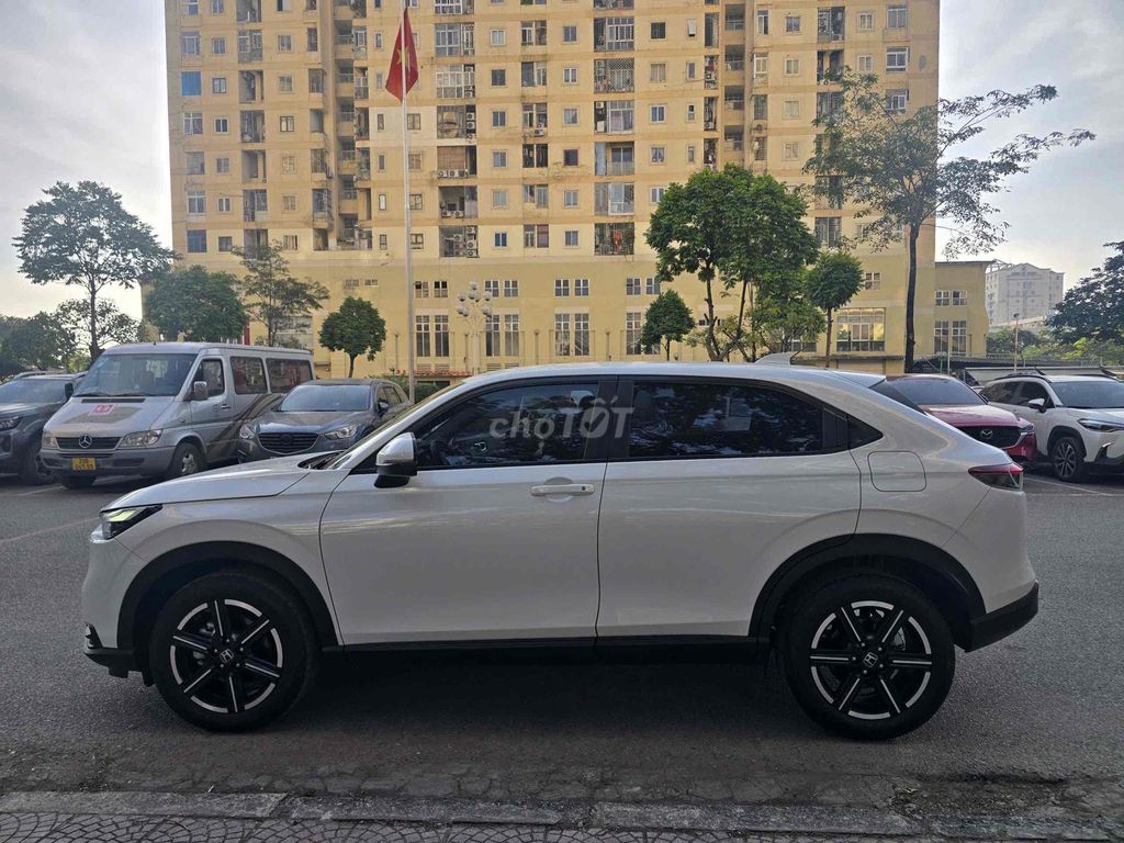 Honda HRV 2023 G 9 vạn km Trắng. Mua bán Ô tô tại Quận Cầu Giấy Hà Nội được đăng bởi Cao Quý hình 3
