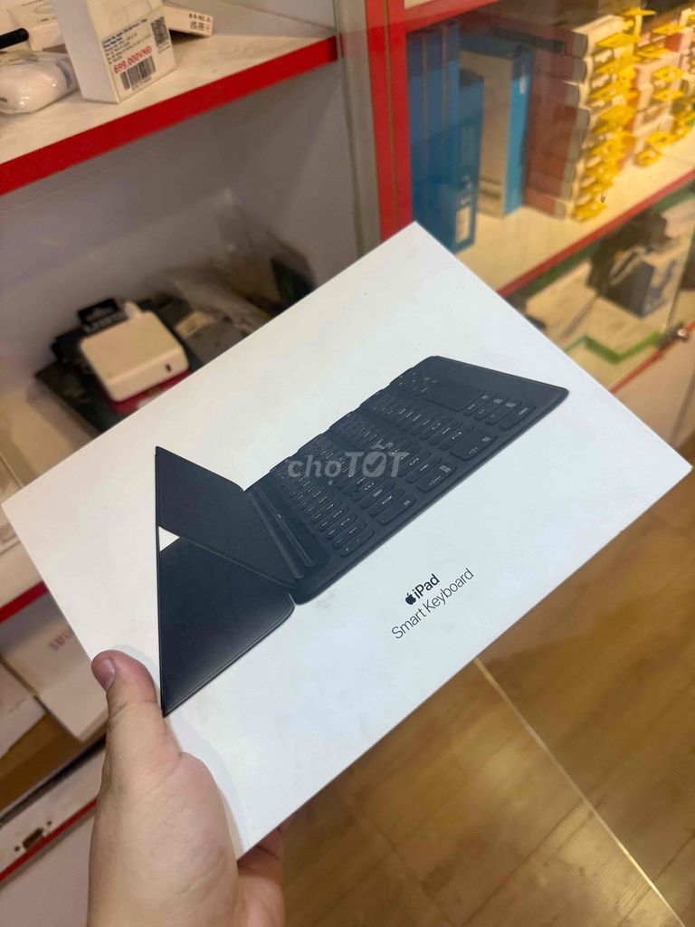 Bàn phím Apple Smart Keyboard Đen. Mua bán Phụ kiện (Màn hình, Chuột...) tại Quận Tân Phú Tp Hồ Chí Minh được đăng bởi QUEEN MOBILE 2 hình 1