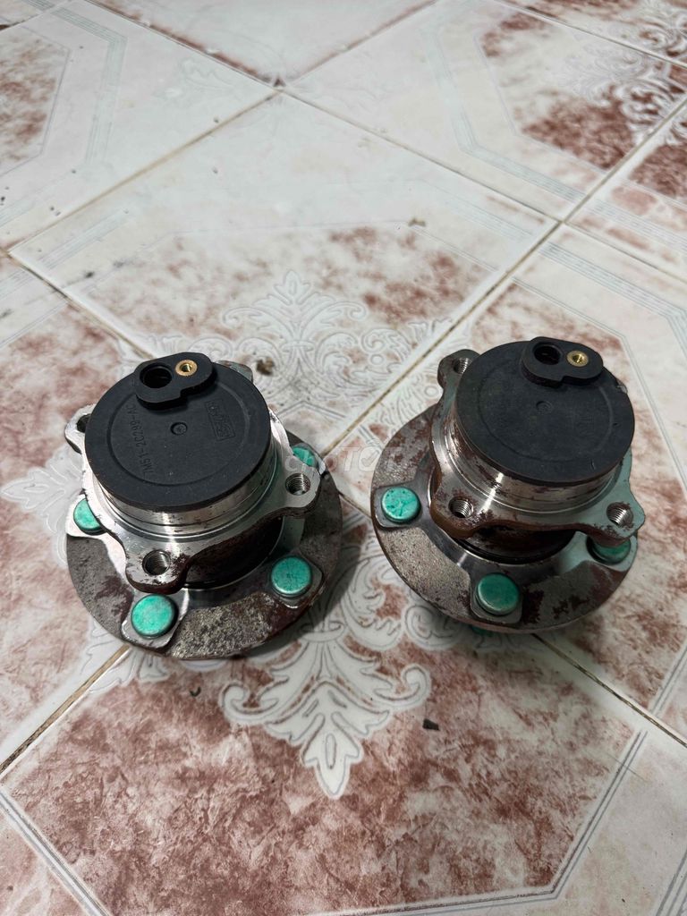 Hàng Mới(1 Cập Bánh Sau Forcus). Mua bán Phụ tùng xe tại Huyện Cái Bè Tiền Giang được đăng bởi Tuấn hình 2