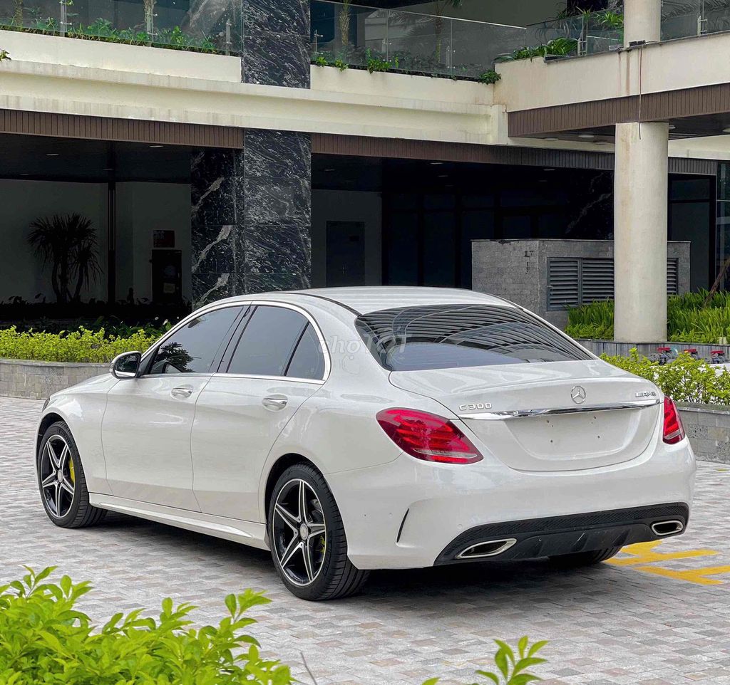 Mercedes-Benz C300 AMG 2016 đi chuẩn 7v miles. Mua bán Ô tô tại Quận Long Biên Hà Nội được đăng bởi Bùi Đình Thông hình 4