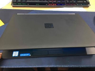 Laptop Dell 7270 i5/8/ssd 256