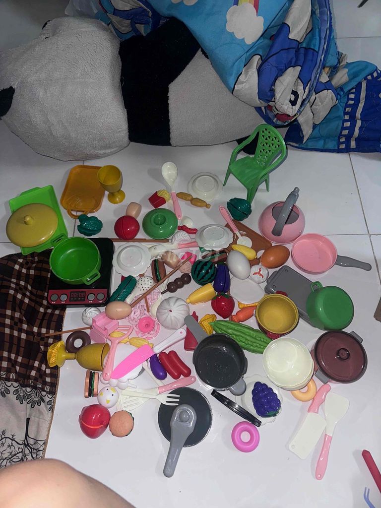 Đồ chơi nhà bếp nhựa 86 chi tiết và búp bê. Mua bán Mẹ và bé tại Thành phố Thủ Đức Tp Hồ Chí Minh được đăng bởi Minh Thư hình 1