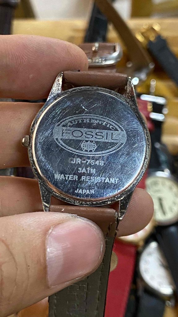Đồng hồ nhật Fossil, hết pin