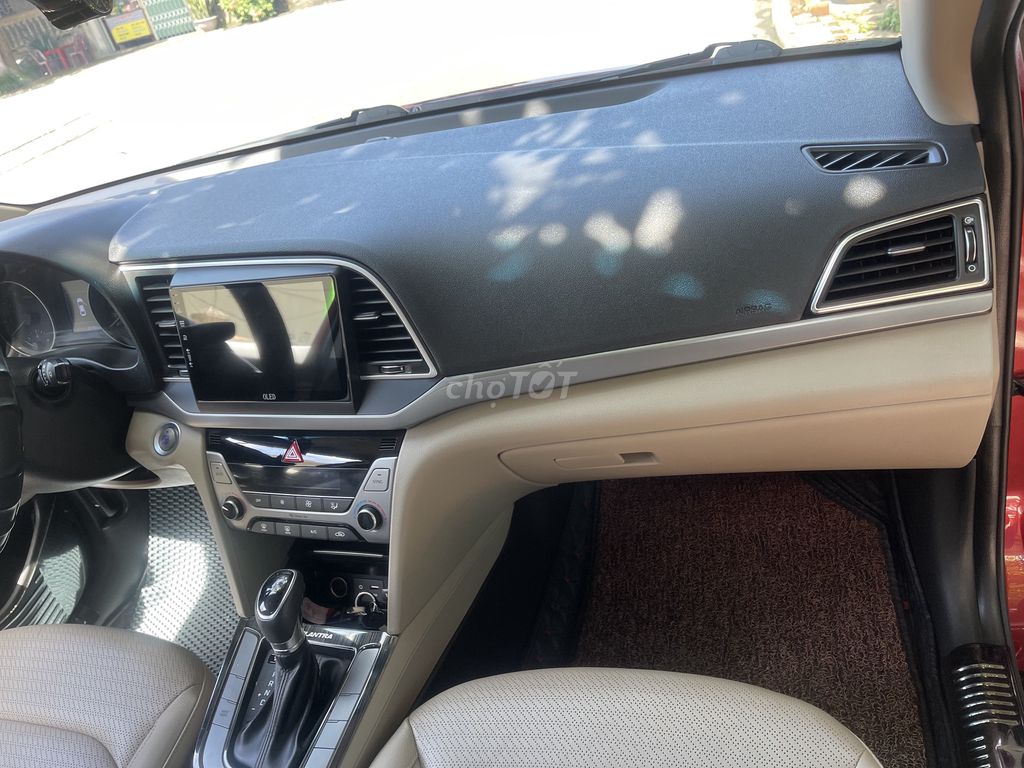 Hyundai Elantra 2018 1.6 AT - 41728 km. Mua bán Ô tô tại Huyện Vĩnh Linh Quảng Trị được đăng bởi Trung Phan hình 3