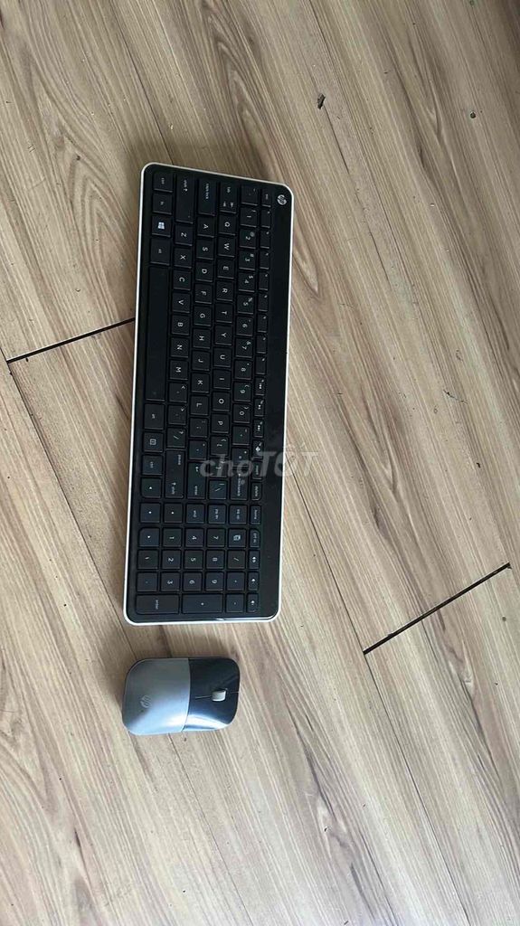 Bộ bàn phím chuột HP KG-1450 240 Đen trắng. Mua bán Phụ kiện (Màn hình, Chuột...) tại Quận Tân Phú Tp Hồ Chí Minh được đăng bởi CÒN TIN LÀ CÒN HÀNG  SHIP HÀNG TOÀN QUỐC KHÁCH MỚI CÓ CỌC hình 1
