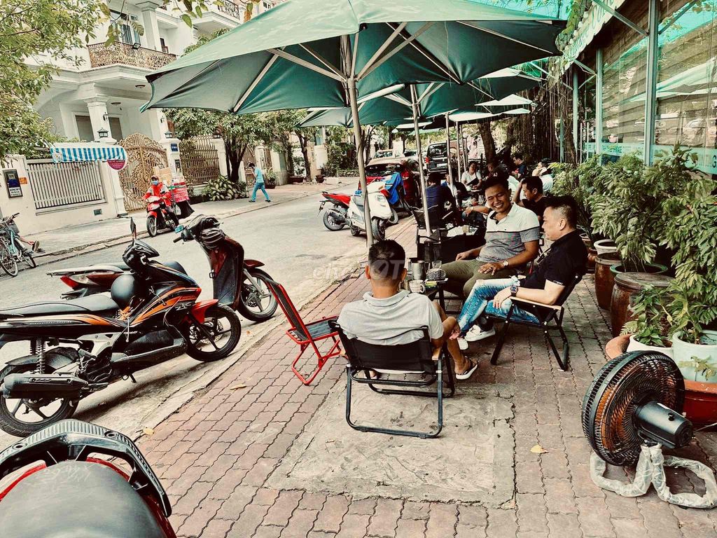 Sang Tiệm Cafe Q7 Kế Bên Viettopia