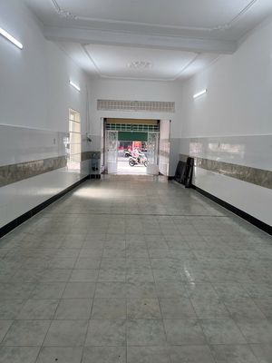cho thuê nhà mặt tiền tầng trệt ngay ngã tư