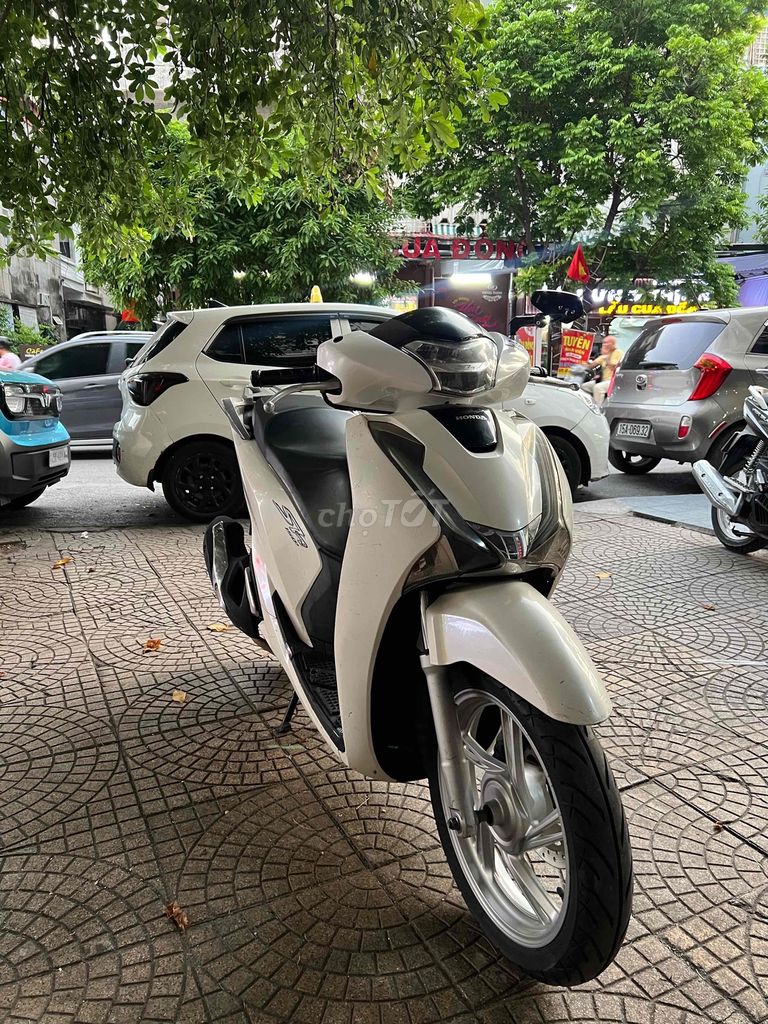 Sh 150i 2017 màu trắng. Mua bán Xe máy tại Quận Lê Chân Hải Phòng được đăng bởi Nam Trịnh hình 2