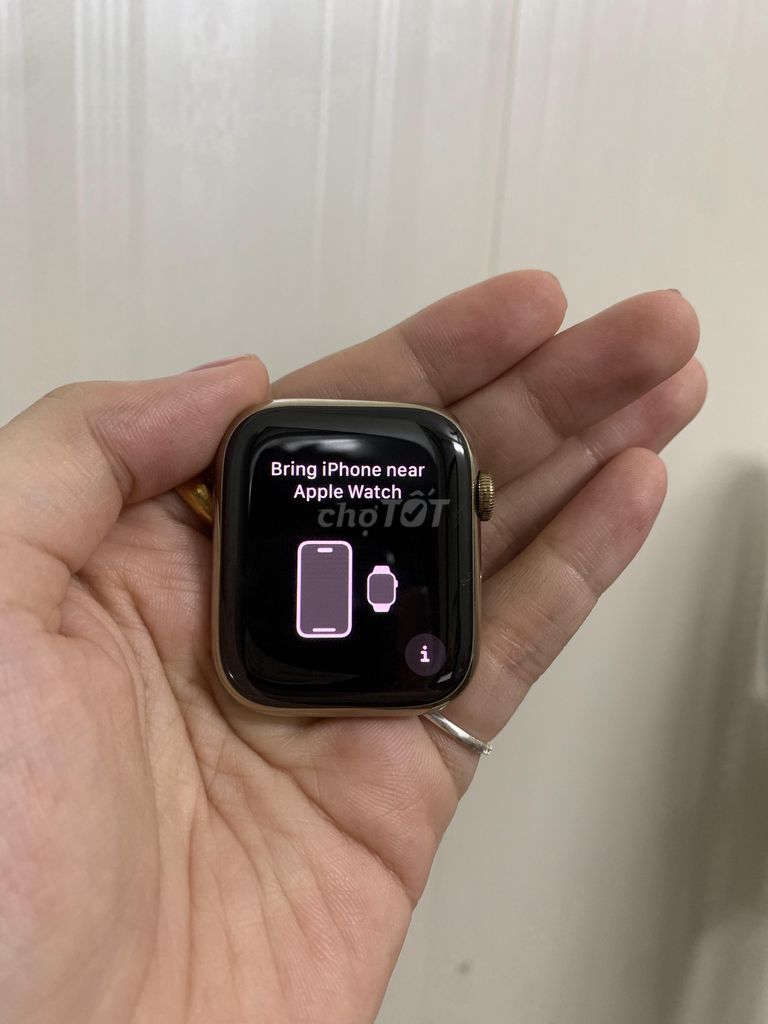 Apple Watch Series 8 45mm thép vàng còn BH Apple