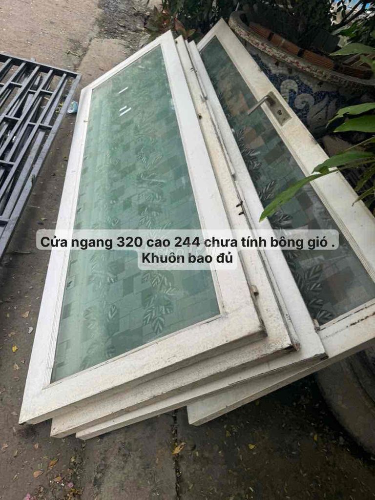 cửa 4 cánh kính mài khuôn bao đầy đủ