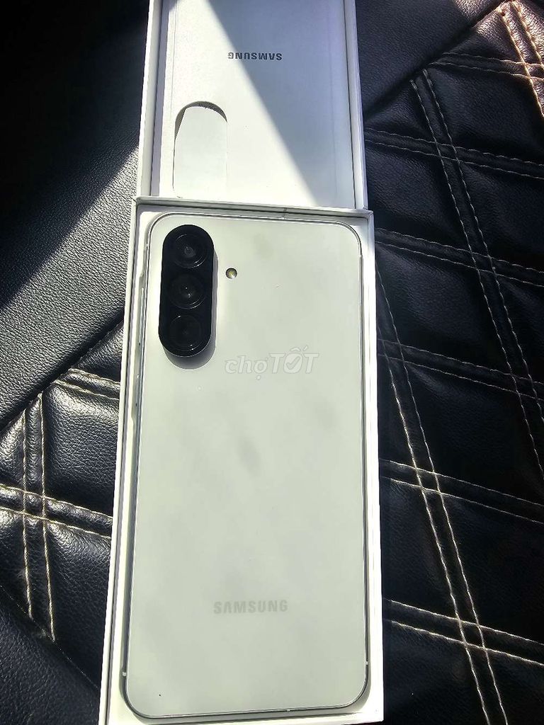 Samsung A56 5G 128G 99%. Mua bán Điện thoại tại Huyện Bình Chánh Tp Hồ Chí Minh được đăng bởi Huỳnh  Long hình 1