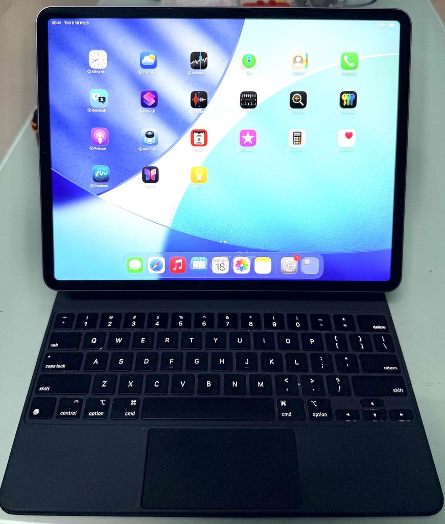 iPad Pro 2020 128G Wifi 12.9 inch + Magic Keyboard. Mua bán Máy tính bảng tại Quận Sơn Trà Đà Nẵng được đăng bởi Anh Apple Chính Hãng hình 1