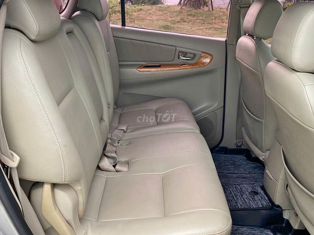 Toyota Innova 2008 Bạc Tự động. Mua bán Ô tô tại Quận Long Biên Hà Nội được đăng bởi VIETNAM OTO hình 8