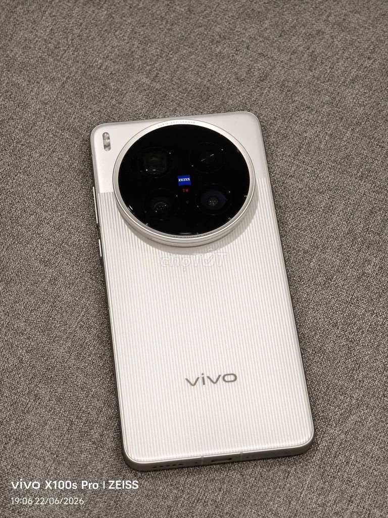 Vivo X200 Ultra 16GB/512GB Bạc Đã sử dụng Kèm sạc 90W. Mua bán Điện thoại tại Quận 1 Tp Hồ Chí Minh được đăng bởi Hội Đồ Điện Tử hình 1