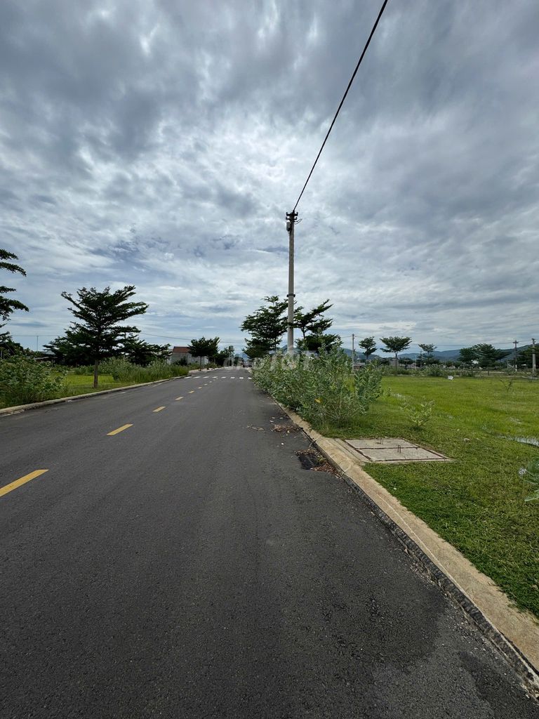 Chính chủ bán lô mt kdt degi - cát khánh, ngay chợ đồng lâm. khu tdtt Chính chủ bán lô mt kdt degi - cát khánh, ngay chợ đồng lâm. khu tdtt