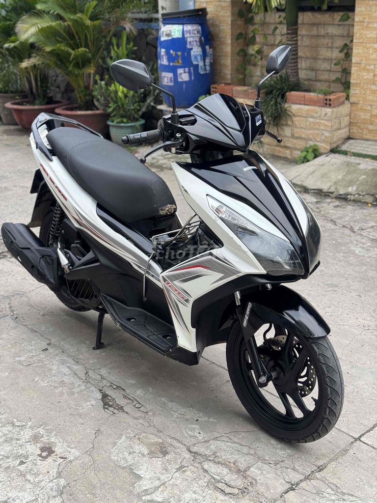 Honda Airblade 125 FI 2014, черный, белый, очень красивый и тихий