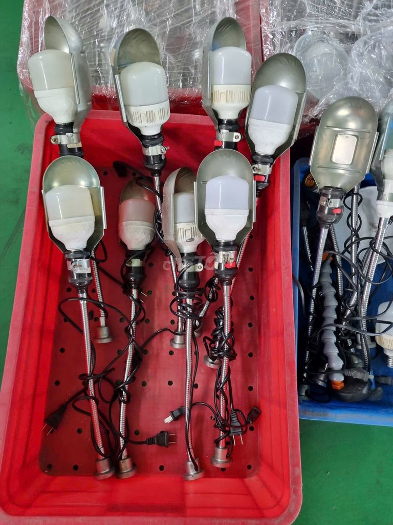 Đèn chân đế nam châm đã qua sử dụng. Mua bán Đèn tại Thị xã Tân Uyên Bình Dương được đăng bởi Huy Duc Nguyen hình 1