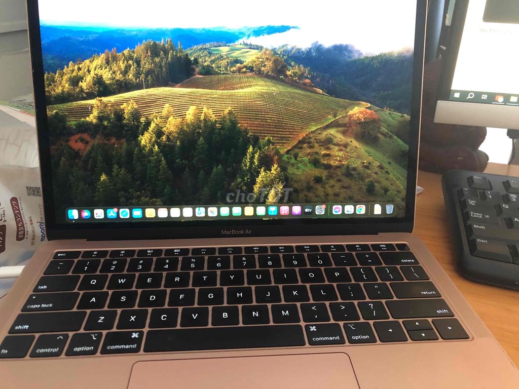 Cần bán Macbook air 2019 ít sử dụng. Mua bán Laptop tại Thành phố Bà Rịa Bà Rịa - Vũng Tàu được đăng bởi Nguyễn Huy Huỳnh hình 1