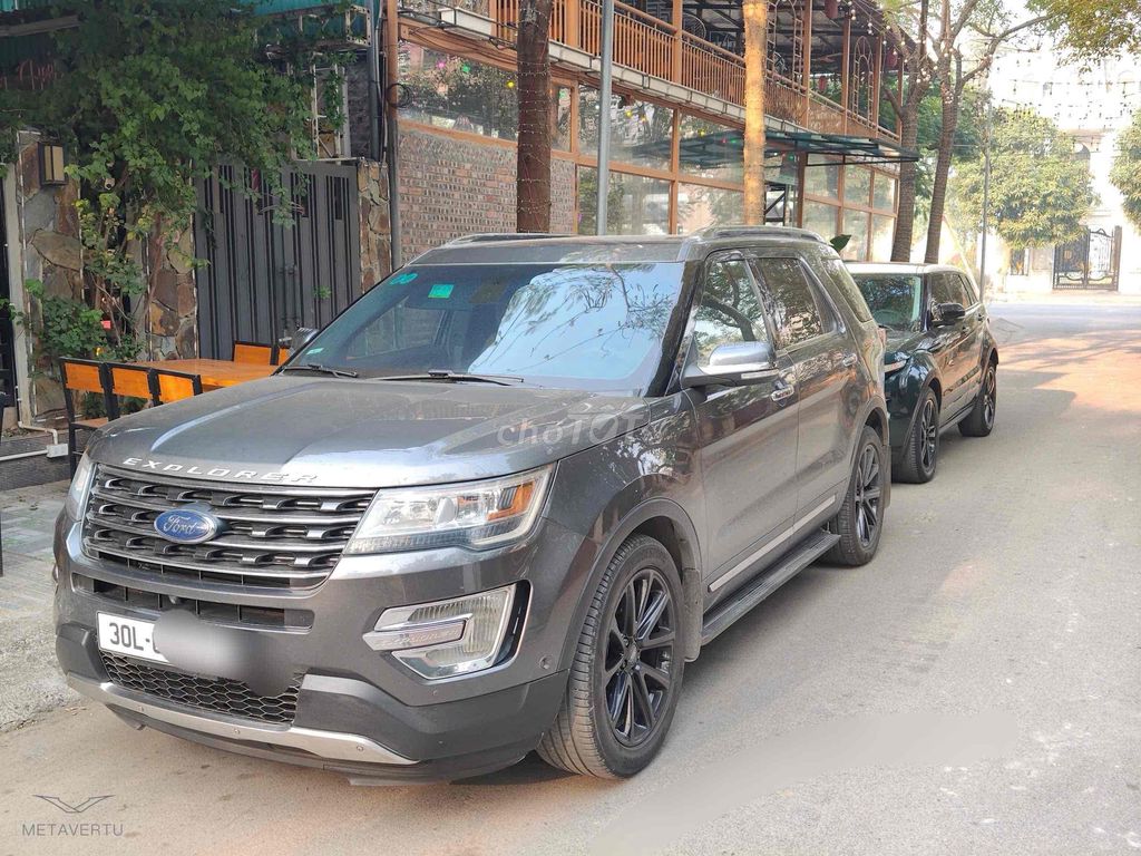 Ford Explorer 2016 2.3L Ecoboost - 73000 km