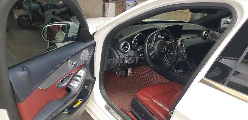 Mercedes-Benz C300 2017 Trắng 77910 km. Mua bán Ô tô tại Quận Gò Vấp Tp Hồ Chí Minh được đăng bởi bủberry  hình 4