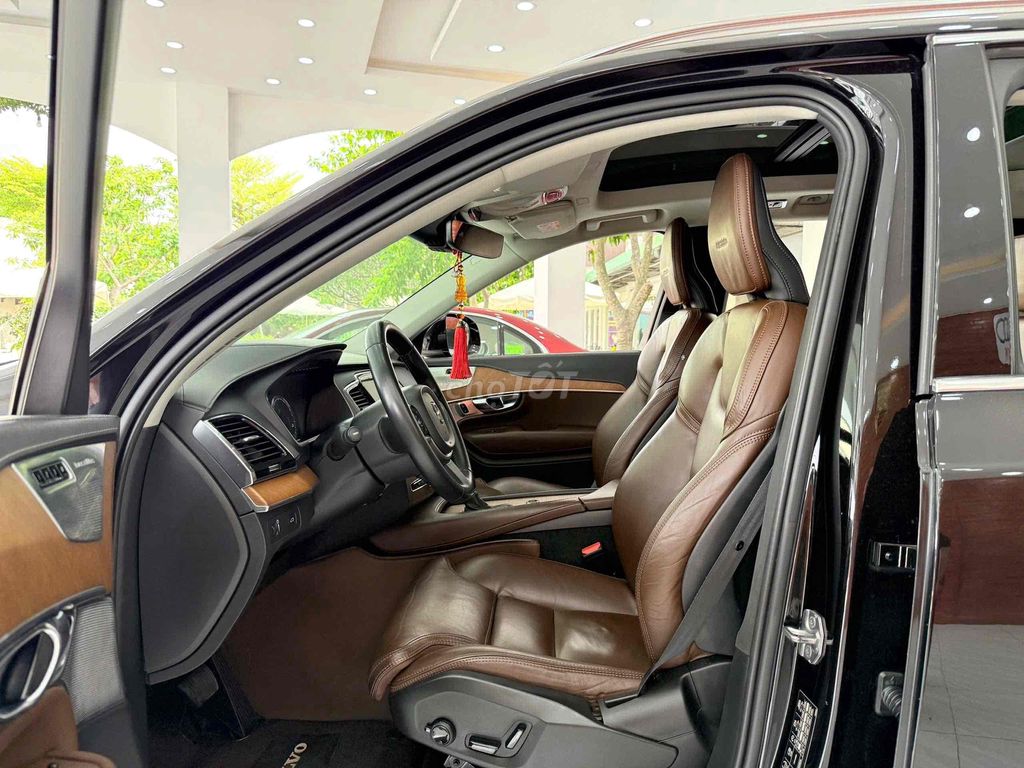 Volvo XC90 2018 T6 Inscription mẫu xe an toàn. Mua bán Ô tô tại Thành phố Thủ Dầu Một Bình Dương được đăng bởi Dương Tuấn Anh hình 7