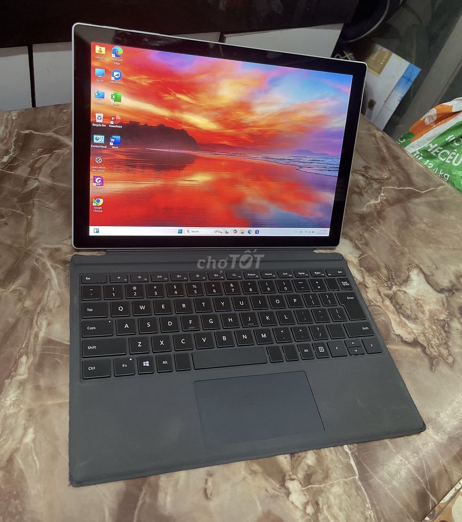 Surface Pro 7 Core i3, Màn 12.3" 2.5K cảm ứng Rẻ