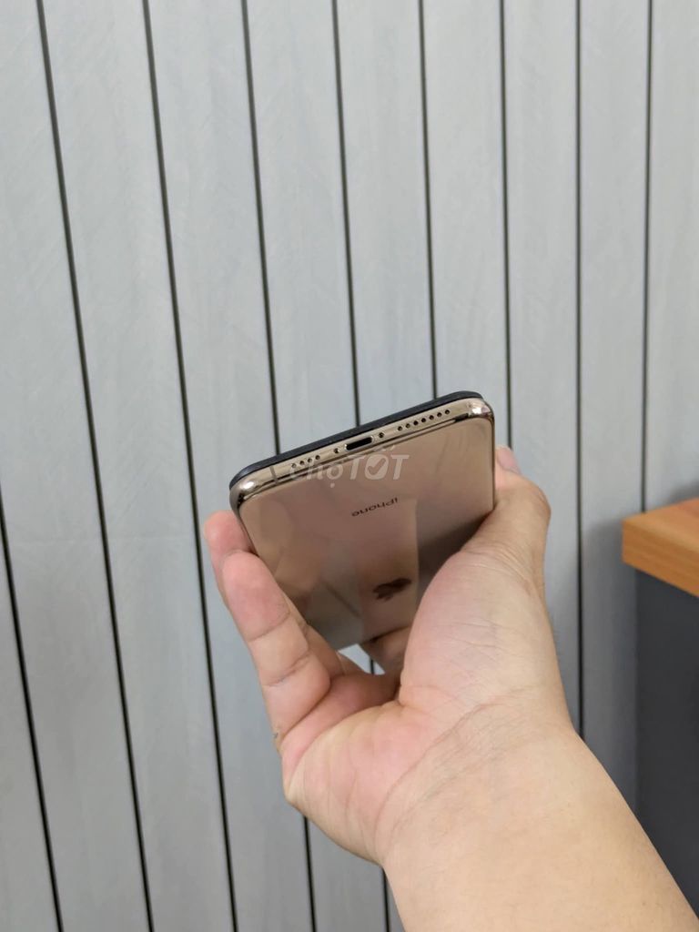 Apple iPhone Xs Max 64GB Vàng Đã sử dụng. Mua bán Điện thoại tại Quận Bình Tân Tp Hồ Chí Minh được đăng bởi Hitech D hình 1