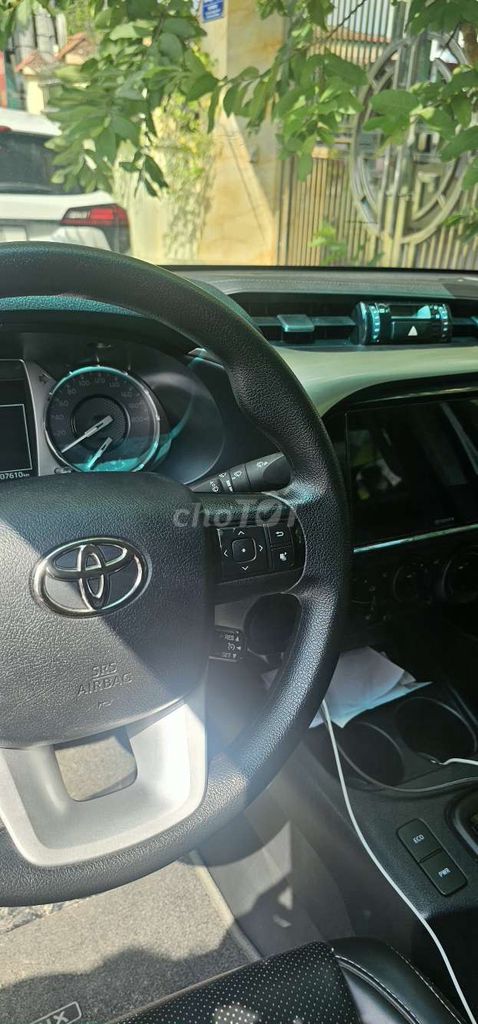 Toyota Hilux 2024 Серебристый 80000 км