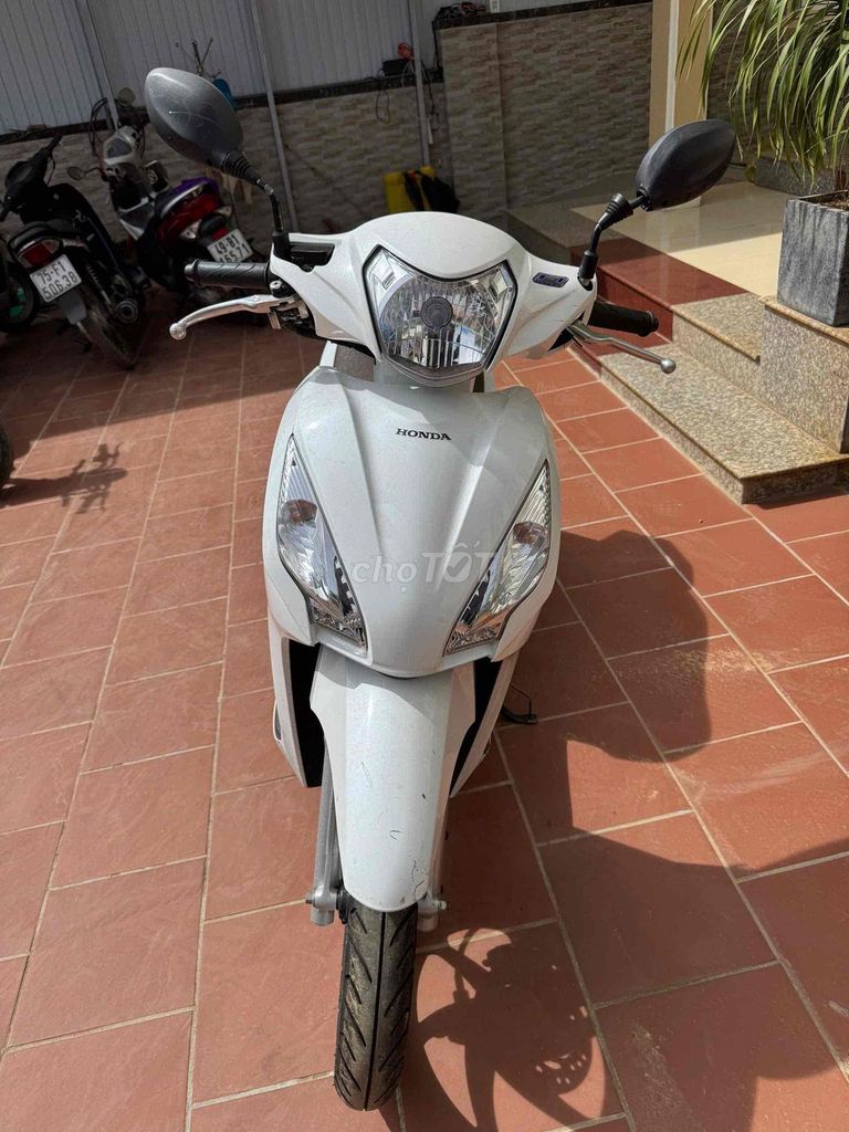 Cần bán 3 xe Honda Vision 2019 mới 98%. Mua bán Xe máy tại Thành phố Đà Lạt Lâm Đồng được đăng bởi Giang hình 6