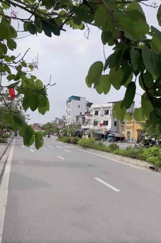 Cho thuê đất mặt đường Lê Quang Đạo ( Đông Khê 2)