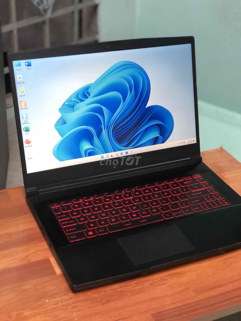 Thanh lý rẻ Laptop Gaming đồ họa MSI Bravo