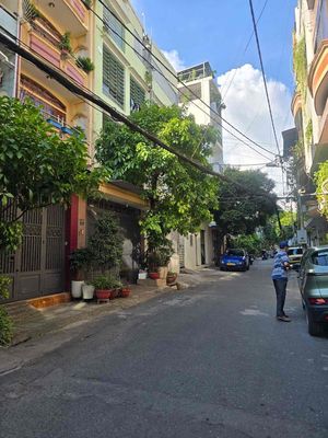 nhà 80 m² ngay etown cộng hoà 7 tỷ 4 tầng oto ngủ nhà.