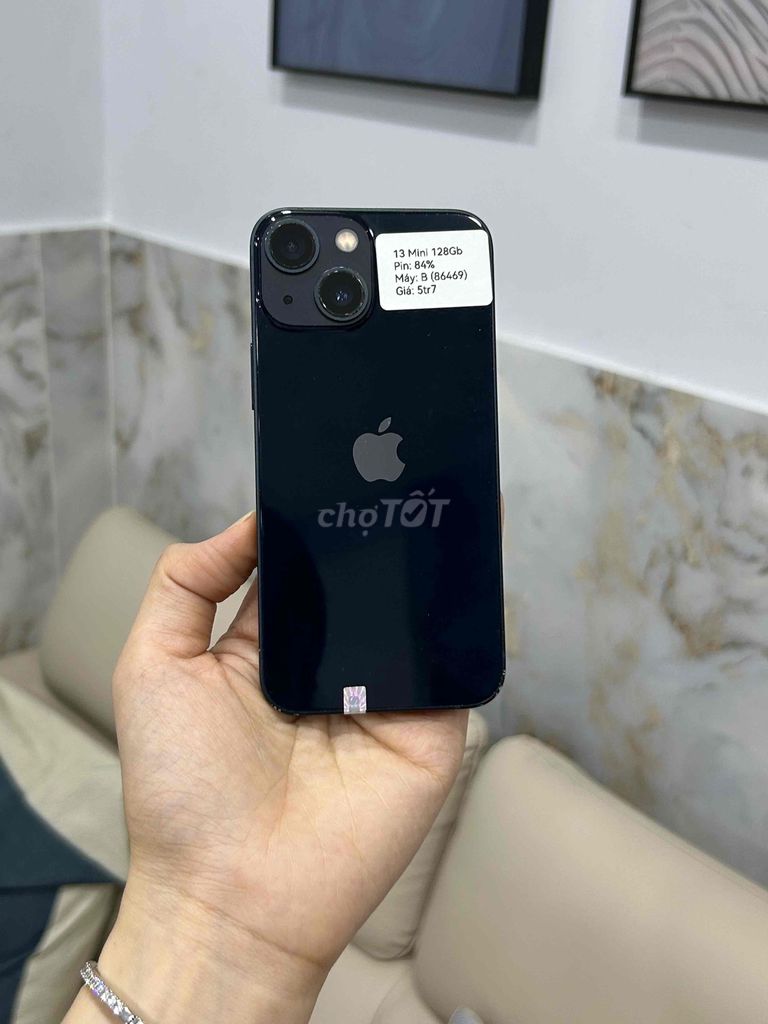 iPhone 13Mini 128Gb Đen IOS 18.6.2 Quốc Tế Zin Đẹp. Mua bán Điện thoại tại Huyện Hóc Môn Tp Hồ Chí Minh được đăng bởi SIRI STORE HCM hình 1