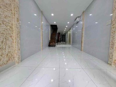 Townhouse 105 m² · 2 bed · Đường Phan Văn Hớn