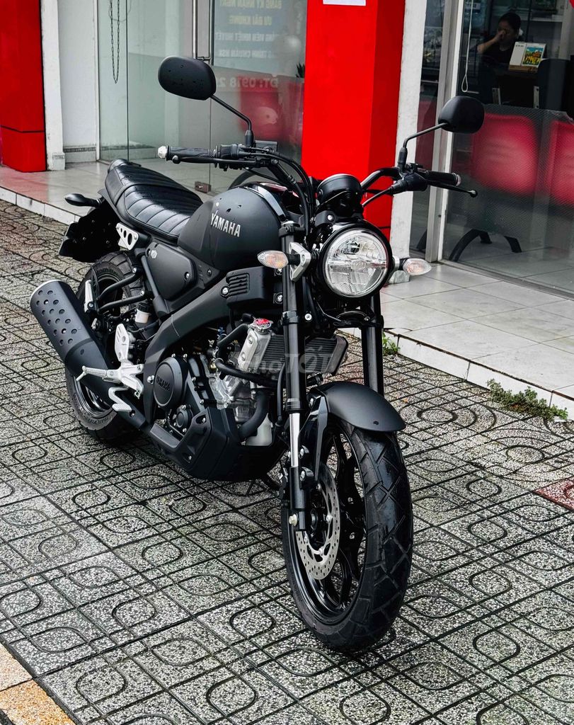 Yamaha XSR 155 конец 2023 Черный как новый 208 км