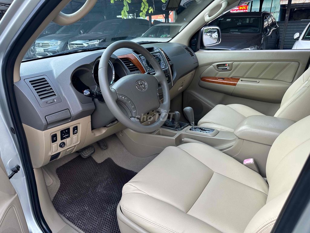 Toyota Fortuner 2010 2.7V 4x4 AT - 150000 km 1 Chủ. Mua bán Ô tô tại Quận Cầu Giấy Hà Nội được đăng bởi Vũ Kiên hình 7