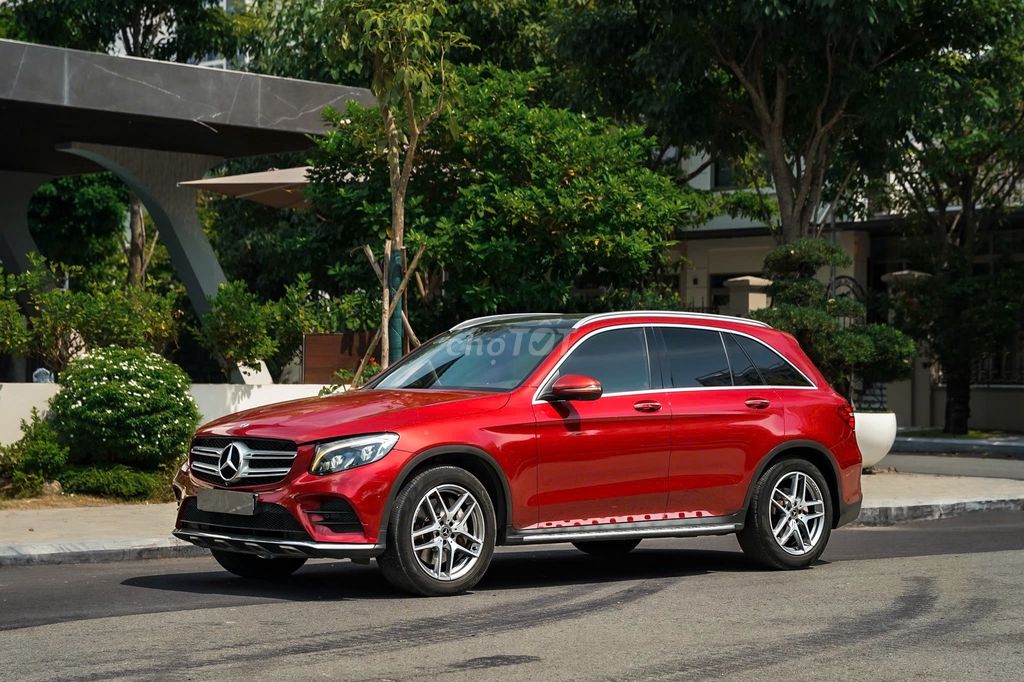 Mercedes GLC300 4Matic 2019, Bank 90%. Mua bán Ô tô tại Quận 7 Tp Hồ Chí Minh được đăng bởi Hoàn Lee Xe Lướt hình 2