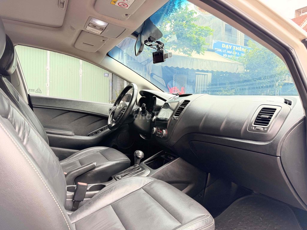 Kia K3 Gia Đình Cần Bán. Mua bán Ô tô tại Quận Cẩm Lệ Đà Nẵng được đăng bởi Nguyễn Liễu hình 10