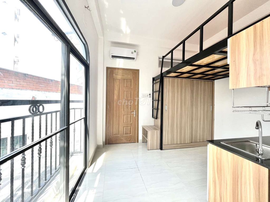 Cực phẩm studio ban công - Thang máy giá rẻ